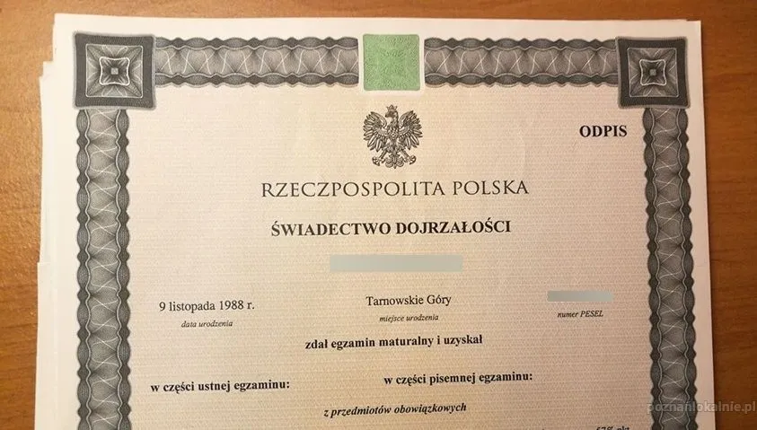 gdzie-kupic-swiadectwo-maturalne-i-dyplom-uczelni-52130.webp